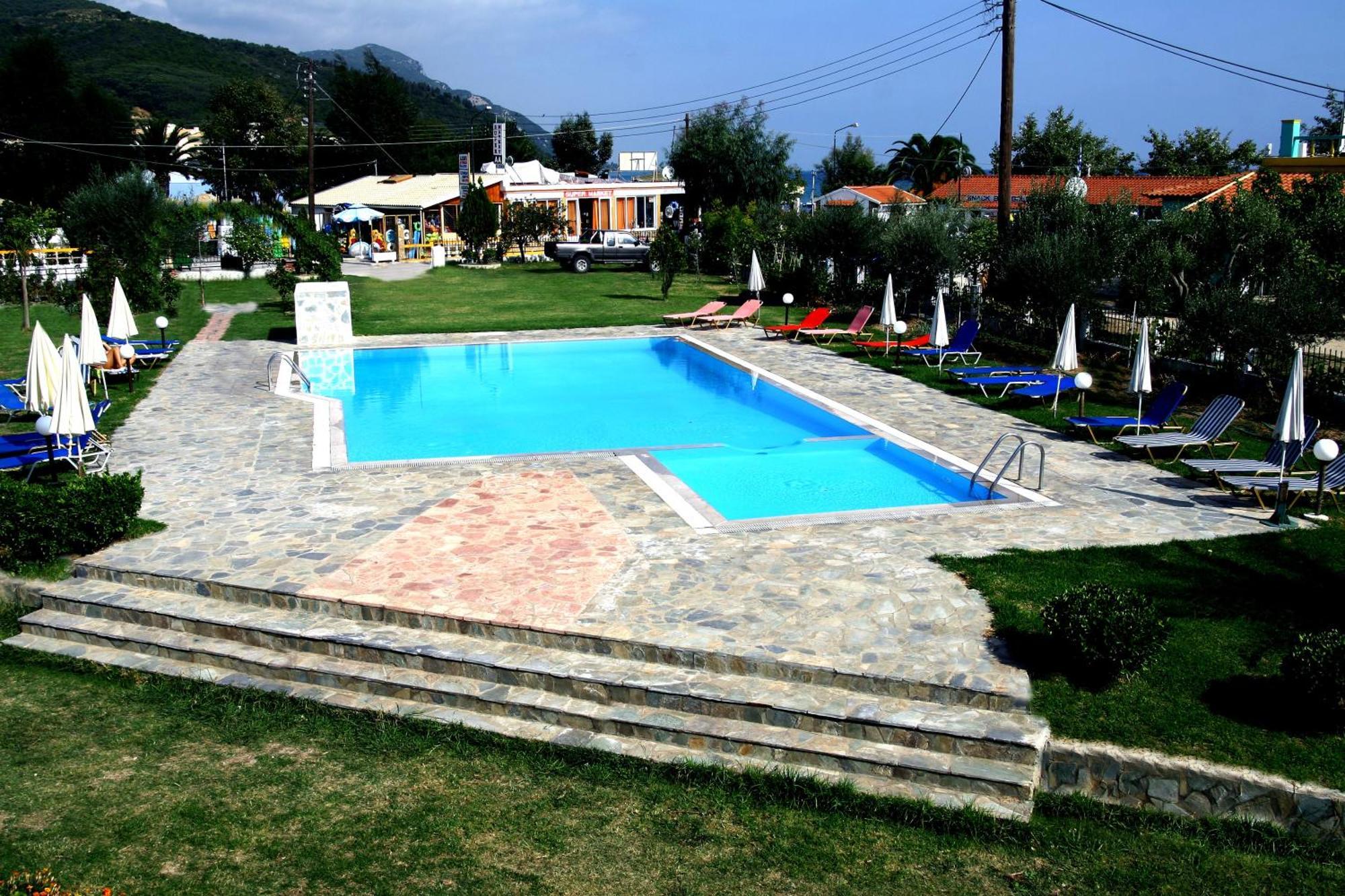 Aggelos Family Hotel Мораитика Экстерьер фото