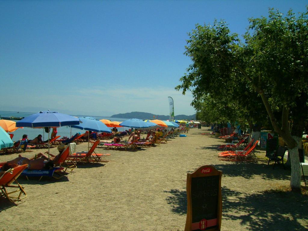 Aggelos Family Hotel Мораитика Экстерьер фото