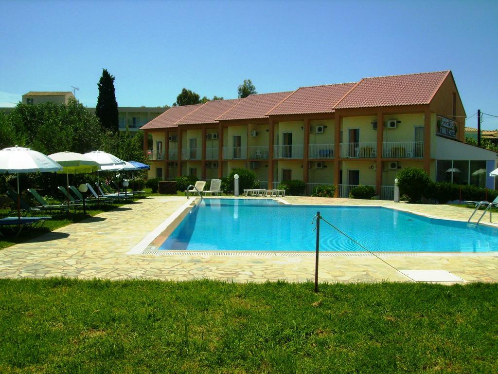 Aggelos Family Hotel Мораитика Экстерьер фото
