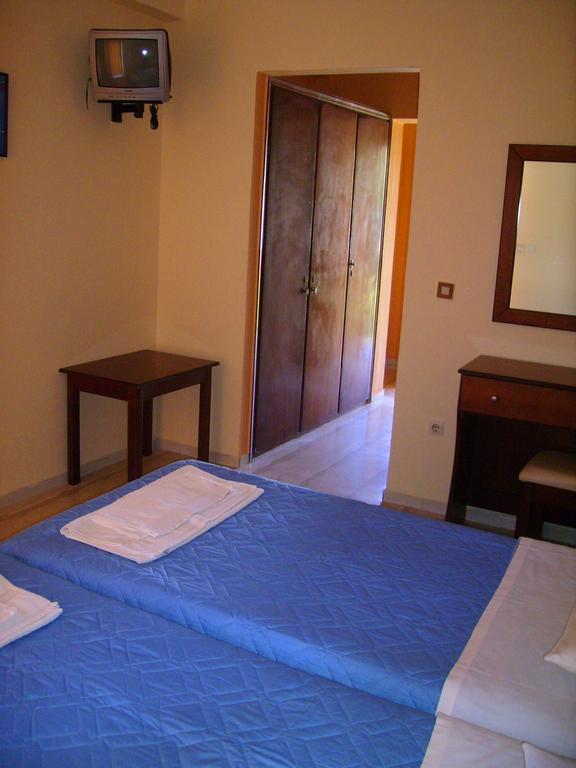 Aggelos Family Hotel Мораитика Экстерьер фото