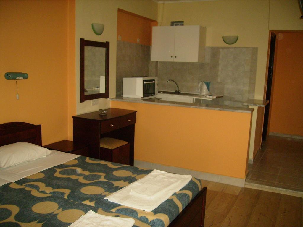 Aggelos Family Hotel Мораитика Экстерьер фото